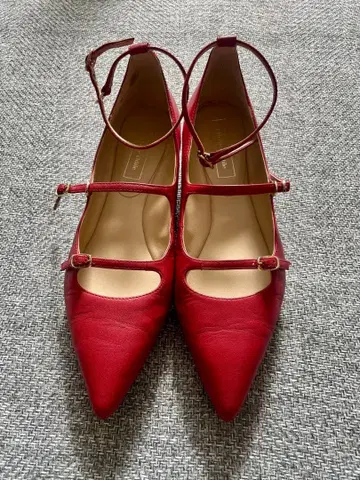 ODETTE E ODILE 빨간색 트리플 스트랩 플랫 신발