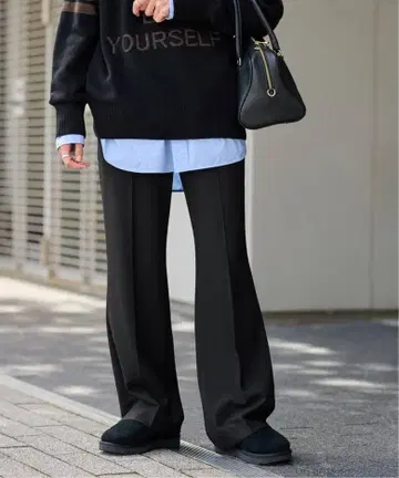 미사용 새상품 FRAMeWORK 속기모 플레어 팬츠 블랙 38