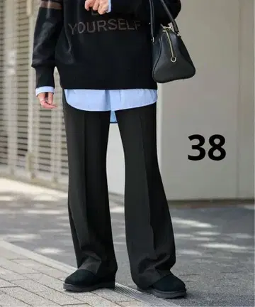 미사용 새상품 FRAMeWORK 속기모 플레어 팬츠 블랙 38