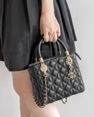 블랙 퀼팅 핸드백 RANDA