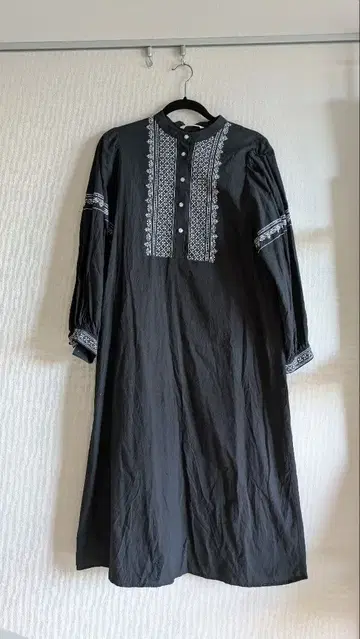 Lugnoncure 블랙 원피스