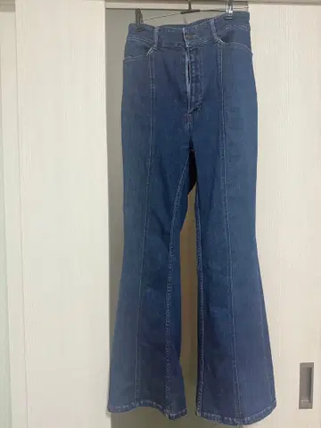 [ 리리안 카라토 플레어 디자인 데님 팬츠 사이즈 2