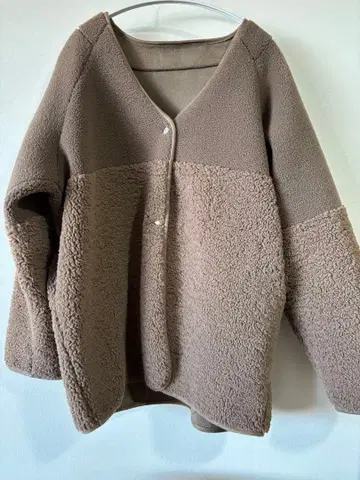 리버서블 보아 코트 브라운