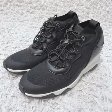 새상품급 +diana 발수 가공 니트 힐업 스니커즈 24cm