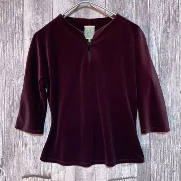 시빌라 [ 새상품급 ] M 상의