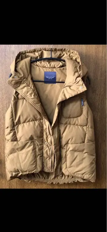 카멜 후드 부착 다운 베스트