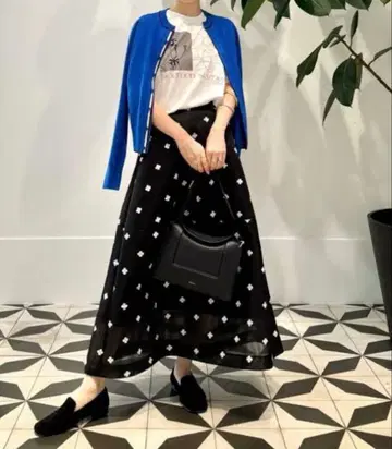 보르지 자수 종이상자 볼륨 플레어 스커트 34 완판템