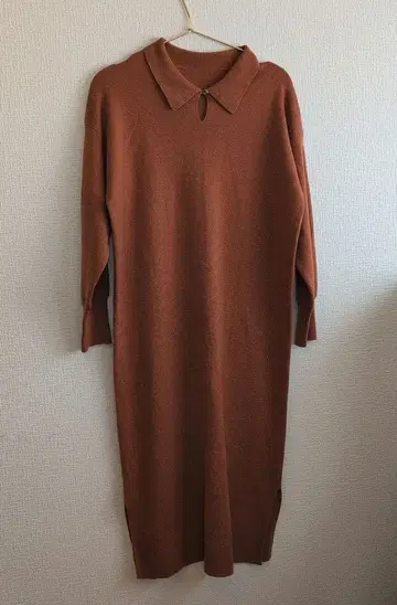 [ 1만 엔 상당 ] 오렌지 폴로 칼라 긴팔 무릎 기장 원피스