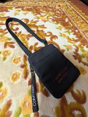 Calvin Klein 숄더백 사코슈 블랙
