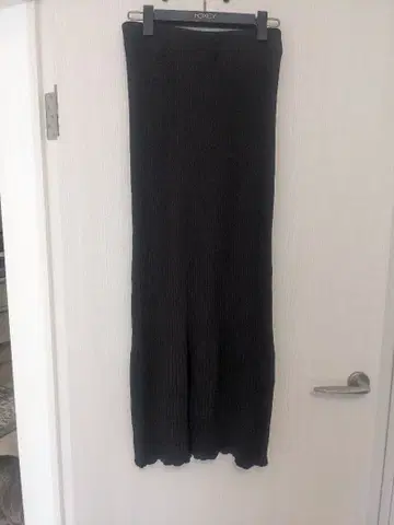 NOBLE 블랙 타이트 롱 스커트