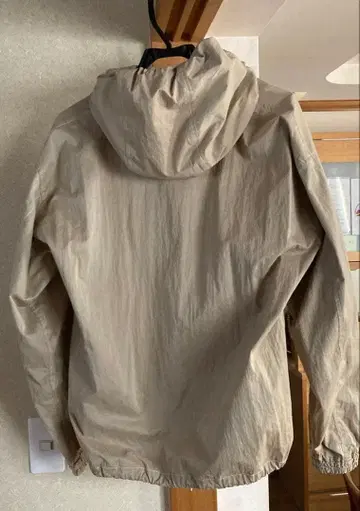 후드 부착 베이지 마운틴 파카 L