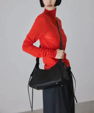 ADAM ET ROPE' 사이드 코드 숄더백 블랙