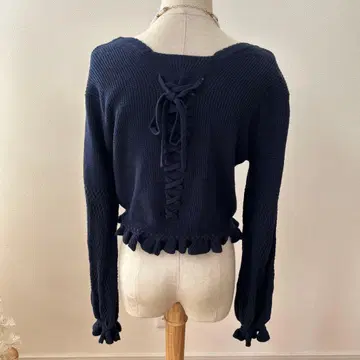 엑시즈팜 백 레이스업 니트 가디건 네이비