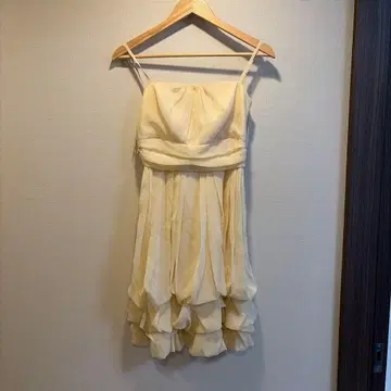 크림색 쉬폰 스트랩 드레스 블랙 드레스 백 세트