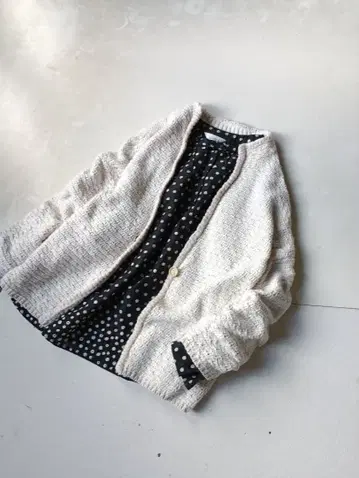 아두이트리스테스 콩제페이에 코튼+울 혼방 가디건