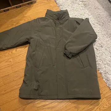 올리브 그린 다운 자켓