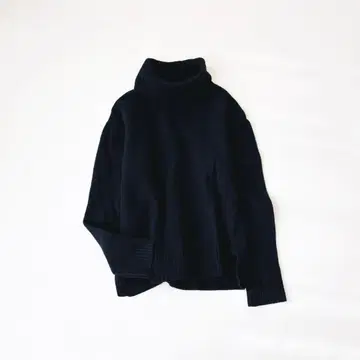 터틀넥 니트 스웨터