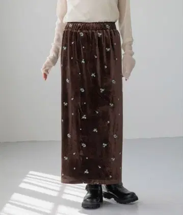 택 포함 새상품 LOWRYS FARM 벨로아 슈 타이트 스커트 브라운