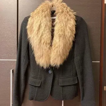 퍼 탈부착 가능 블랙 테일러드 자켓