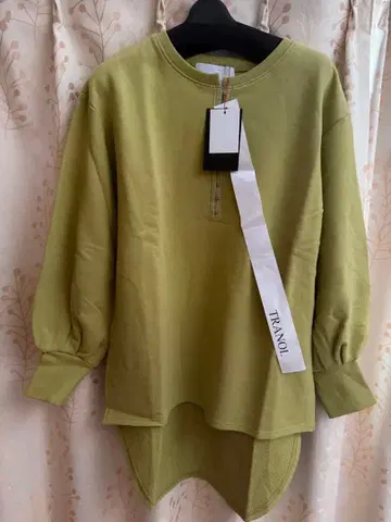 [ 미사용 새상품 ] TRANOI 긴팔 상의 피스타치오색 사이즈 1