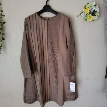 새상품 택 포함 스트라이프 패턴 긴팔 튜닉 베이지 계열 M