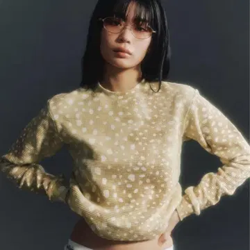 베이지 도트 무늬 긴팔 T셔츠 SMALL