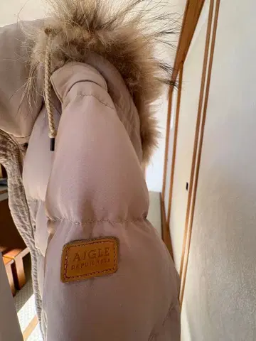 AIGLE 후드 부착 다운 자켓 베이지