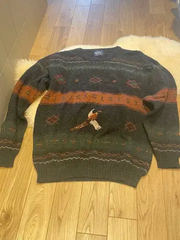 울리치 다크 그레이 스웨터 패턴 스웨터