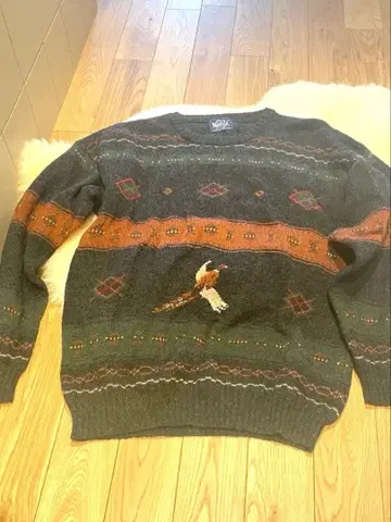 울리치 다크 그레이 스웨터 패턴 스웨터