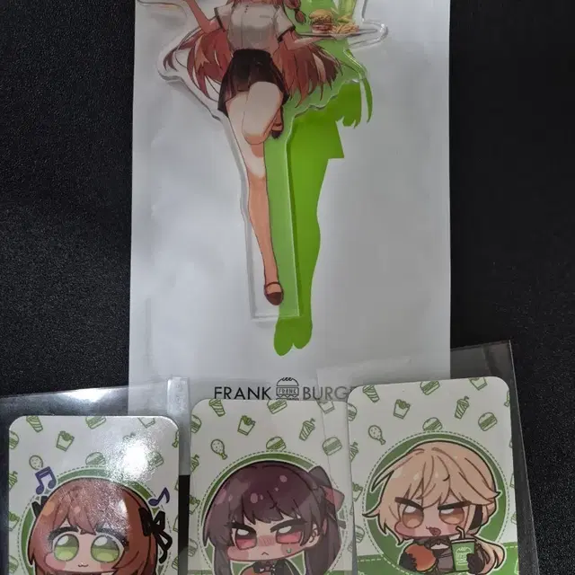 소녀전선 프랭크버거 유희 아크릴 스탠드 + 포카 3장 팝니다
