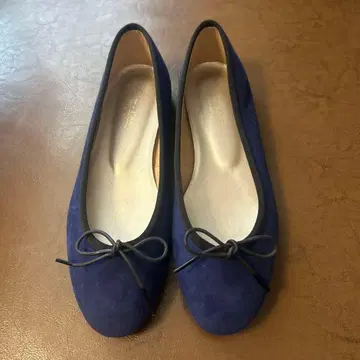 Odette e Odile 네이비 플랫슈즈 벨로아 소재