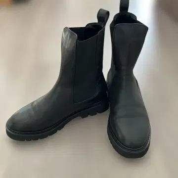 슬로브 이에나 블랙 가죽 사이드 고어 부츠