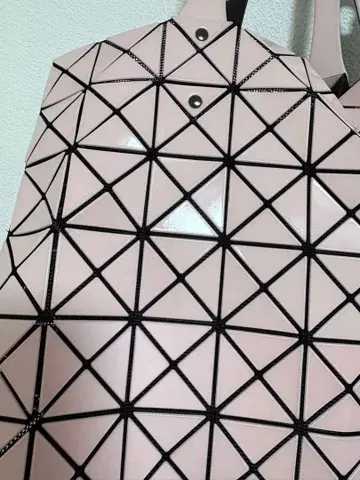 핑크 삼각형 패턴 토트백