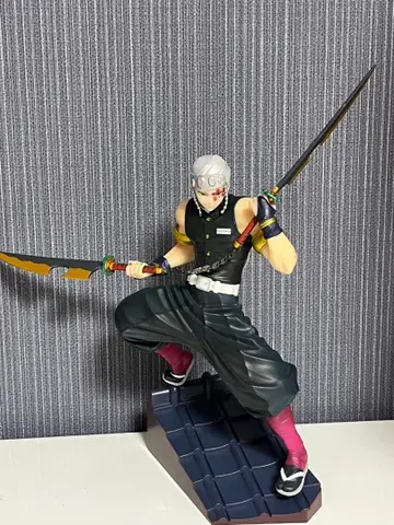 귀멸의 칼날 제일복권 C상 우즈이 텐겐 귀멸의 칼날 피규어