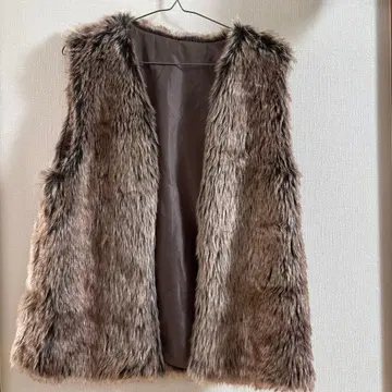 &.NOSTALGIA 롱 퍼 마타기 베스트 퍼 베스트