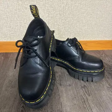 닥터마틴 여성용 통굽 신발 23.5~24.0 새상품급