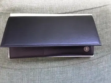 새상품 황궁 한정판 국화 문양 특제 장지갑 블랙 박스 포함