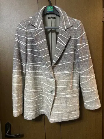 [무료배송&24시간 이내 발송] 그레이 화이트 스트라이프 테일러드 자켓