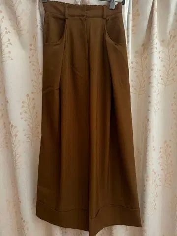 [ 미사용 새상품 ] 토라노이로 와이드 팬츠