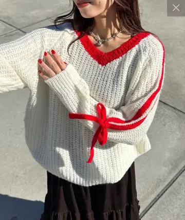 소매 라인 리본 래글런 니트