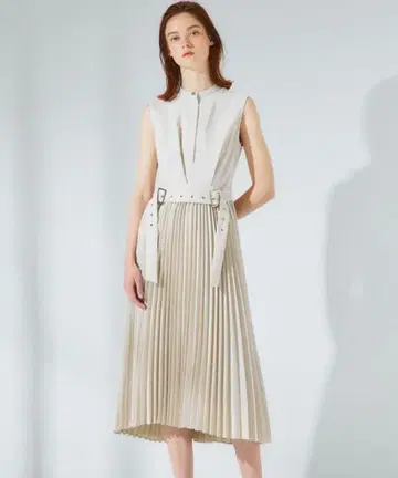 UNITED TOKYO 더블 버클 플리츠 원피스