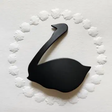 미나 페르호넨 swan 브로치