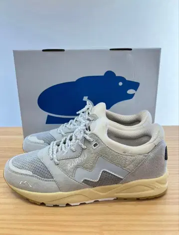 KARHU 그레이 스니커즈