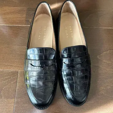 FRAY I.D REGAL 악어 무늬 로퍼 블랙