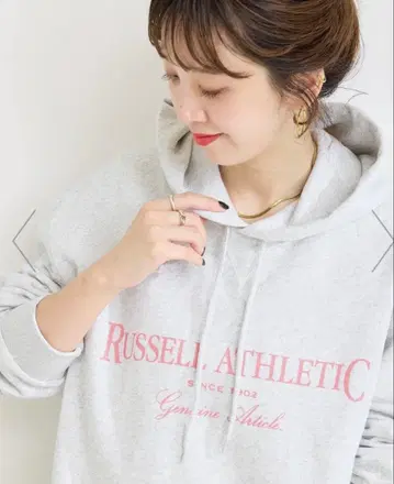 RUSSELL ATHLETIC 그레이 후드 부착 트레이닝복