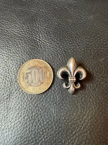 알즈니 장지갑 플뢰르 드 리스 콩초 새상품급