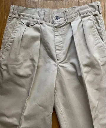 SAVANE 투 턱 치노 팬츠 베이지