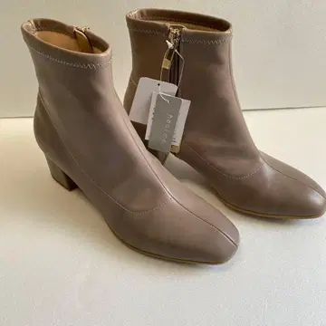 real me 베이지 지퍼 부츠 중간 힐 사이드 지퍼