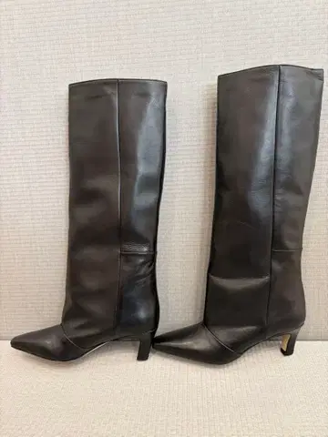 새상품 CORSOROMA.9 롱 부츠 23.5cm입니다.