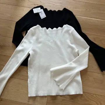 스캘럽 넥 니트 세트